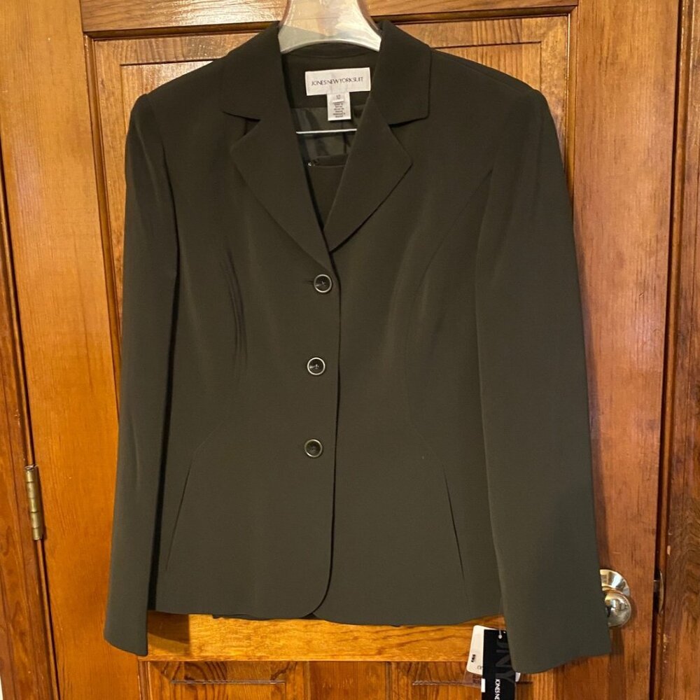 NWT Jones New York Moss Green Skirt Suit - Size 10